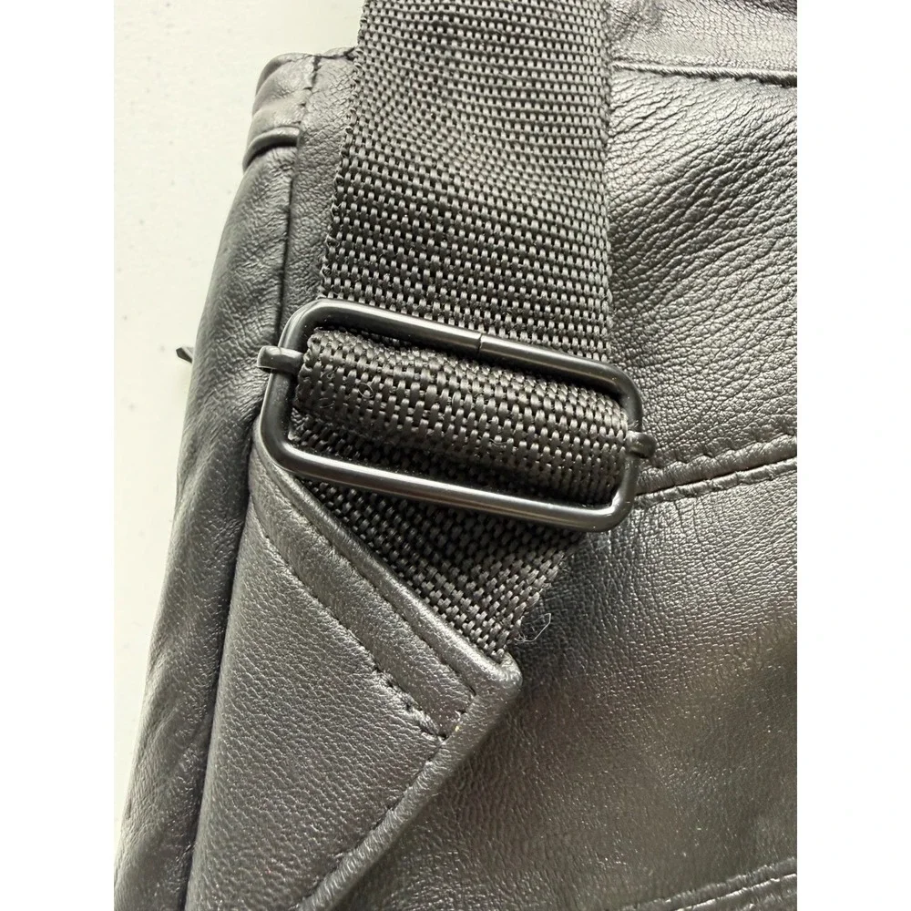 Buxton Vintage 90s Y2K Unisex Black Leather Travel Crossbody Bag Sling Messenger
